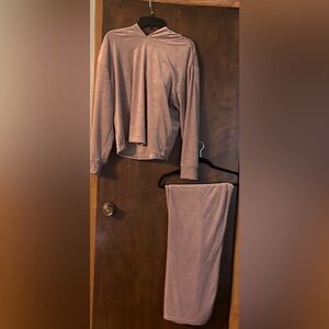 Women's jogging suit